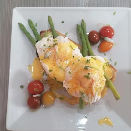 Bed & Breakfast No 12 *