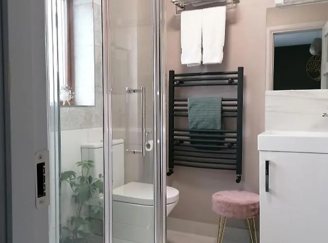 לינה וארוחת בוקר No 12 דנגרבן